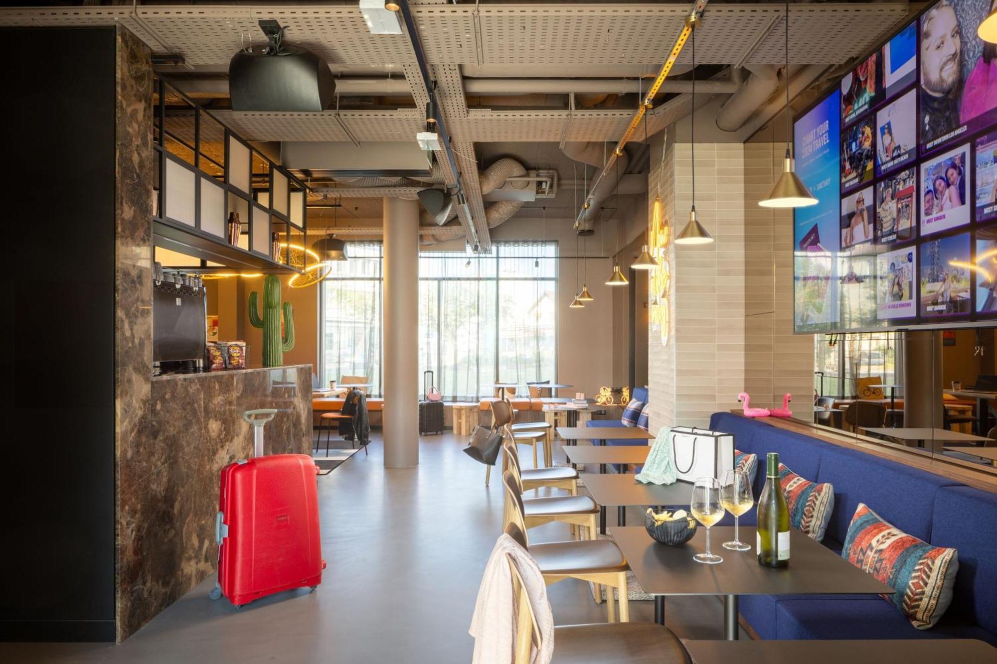 Moxy Paris كلامار المظهر الخارجي الصورة